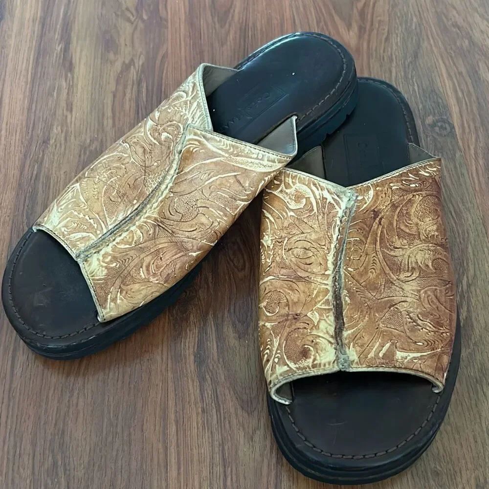 Cole Haan beige brown  leather rustic slip on sandals size 7.5